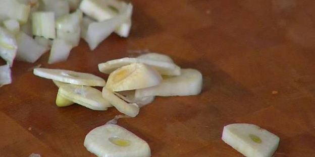 перловая каша с фасолью, тыквой и беконом