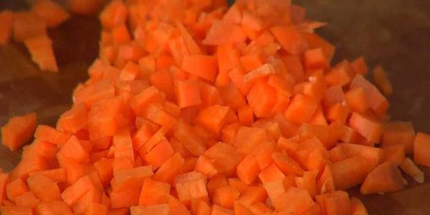 перловая каша с фасолью, тыквой и беконом