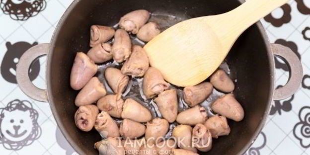 перловая каша с куриными сердечками