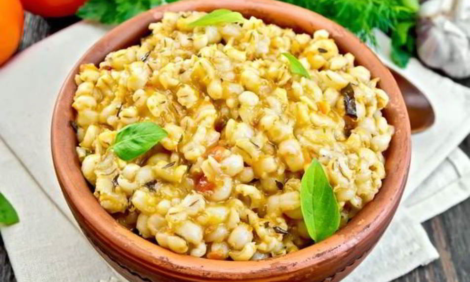 Рецепт перловой каши с помидорами и тунцом