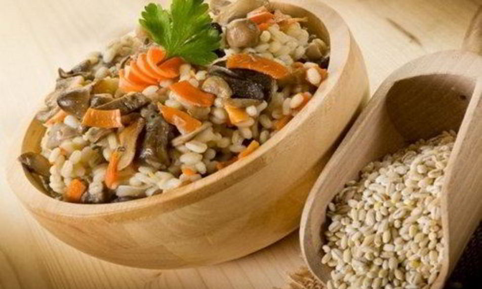 Рецепт перловой каши с цукини и белыми грибами