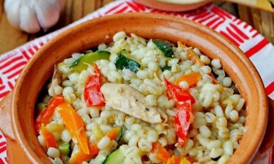 Рецепт перловой каши с тунцом и овощами