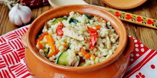 перловая каша с тунцом и овощами