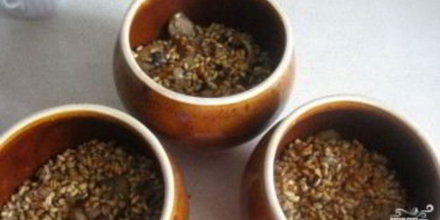 перловка с грибами в горшочке