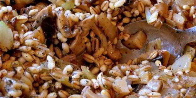 перловка с грибами в тыкве