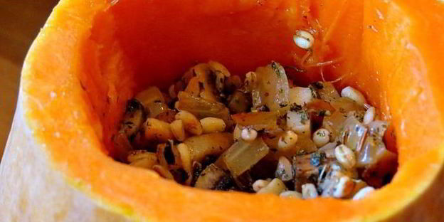 перловка с грибами в тыкве