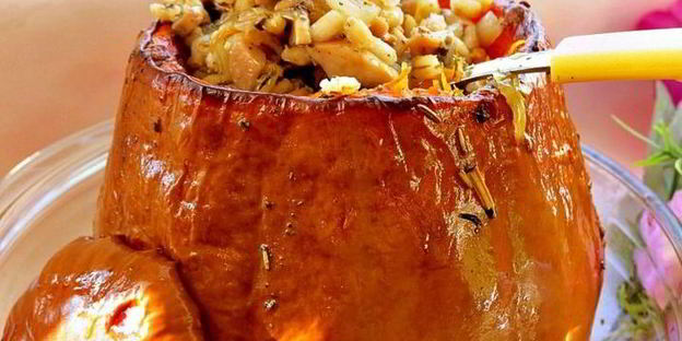 перловка с грибами в тыкве