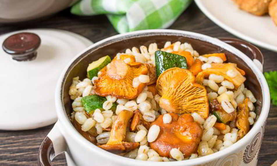 Рецепт перловки с лисичками и овощами