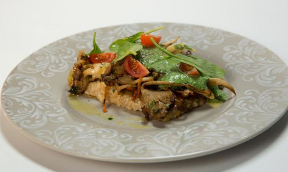 Рецепт перловки с вешенками под соусом из шпината