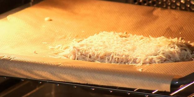 перловка с вешенками под соусом из шпината