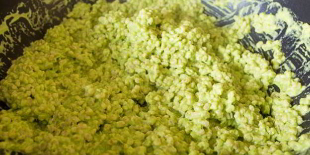 сливочная перловая каша с горошком