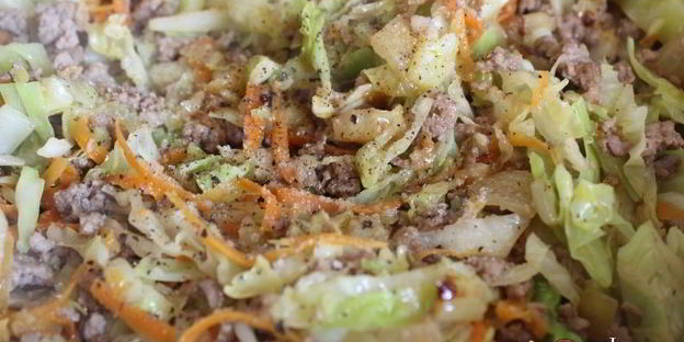 вкусная перловая каша с мясным фаршем и овощами