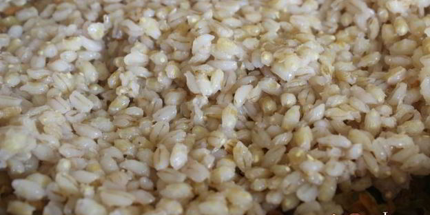 вкусная перловая каша с мясным фаршем и овощами