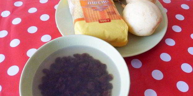 каша пшенная с грушами и изюмом