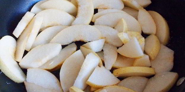 каша пшенная с грушами и изюмом