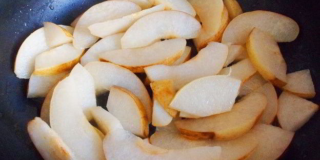 каша пшенная с грушами и изюмом