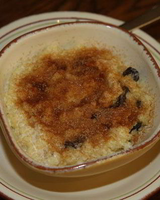 Пшенная каша с изюмом и корицей