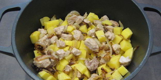 пшенная каша с картофелем и свининой