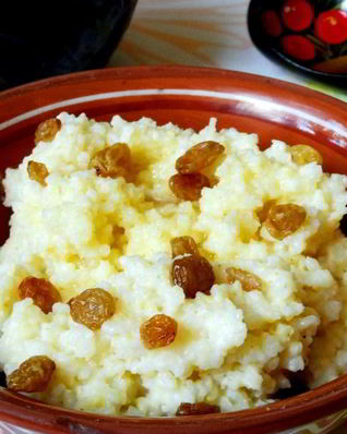 Пшенная каша с медом и изюмом