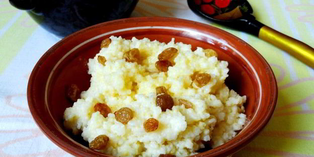 пшенная каша с медом и изюмом