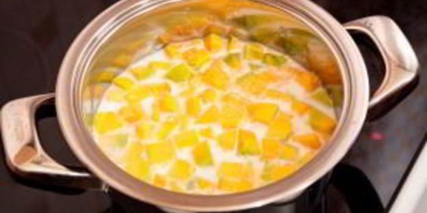 пшенная каша с тыквой в горшочке