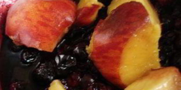 пшенная каша с ягодно-фруктовым соусом