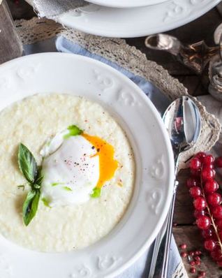 Пшенная каша с яйцом пашот