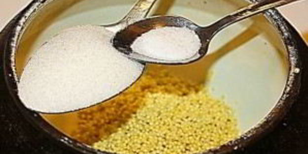 пшенная каша в чугунке