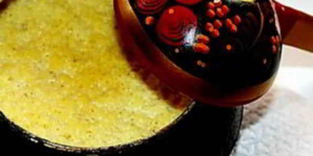 пшенная каша в чугунке