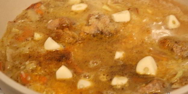 ароматная рисовая каша с мясом и капустой