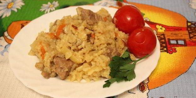 ароматная рисовая каша с мясом и капустой