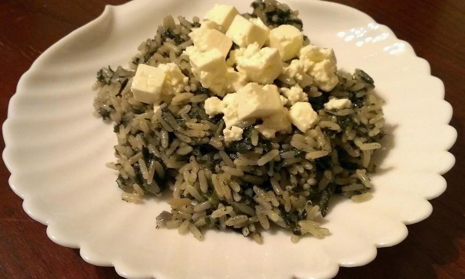 Рецепт греческой рисовой каши spanakorizo со шпинатом и сыром фета