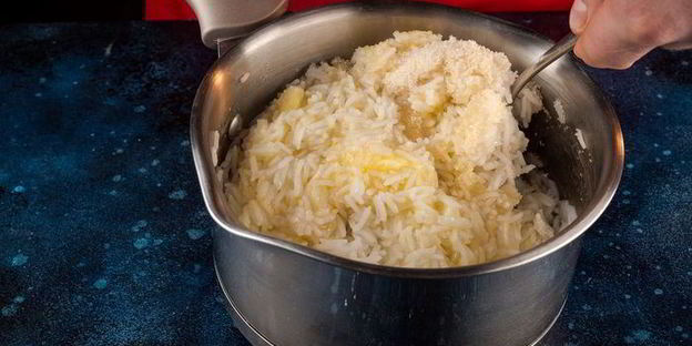 клубничная рисовая каша на завтрак