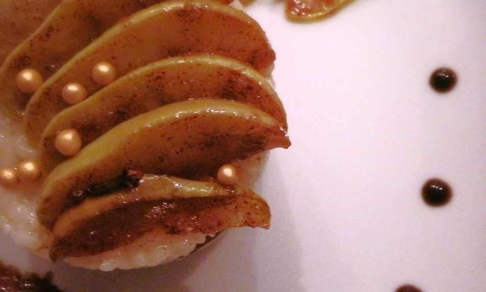 Рецепт молочной рисовой каши с яблоками и изюмом