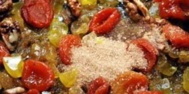 постная рисовая каша с сухофруктами