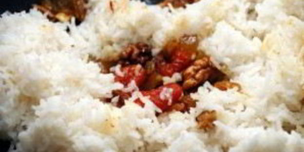 постная рисовая каша с сухофруктами