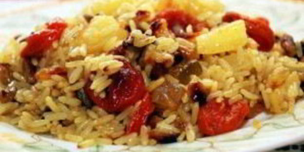 постная рисовая каша с сухофруктами