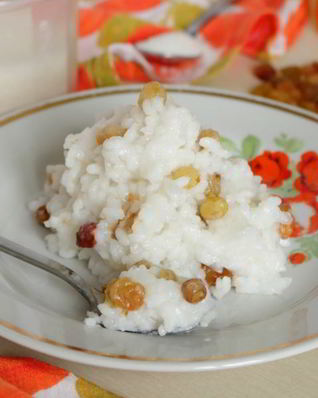 Рисовая каша на воде с изюмом