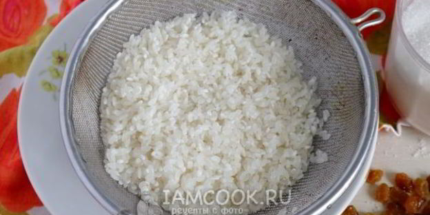 рисовая каша на воде с изюмом
