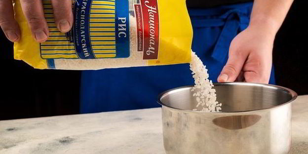 рисовая каша с джемом и фруктами