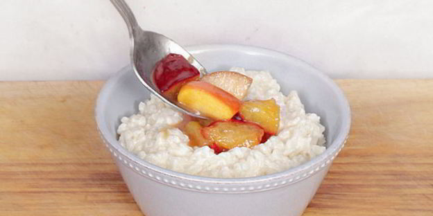 рисовая каша с фруктами