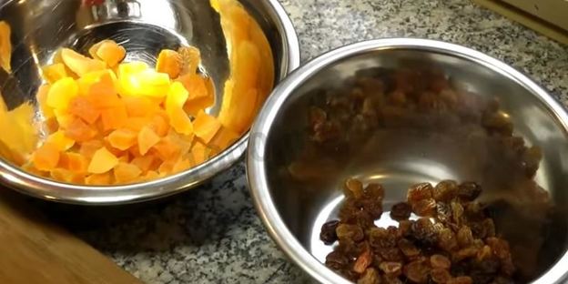 рисовая каша с изюмом и молоком