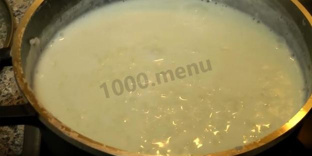 рисовая каша с изюмом и молоком