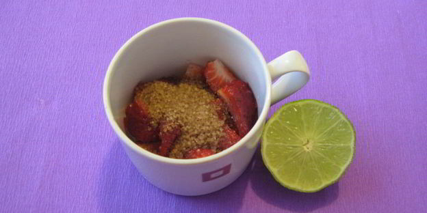 рисовая каша с клубникой и кокосовым молоком