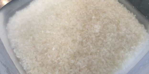 рисовая каша с клубникой и шоколадом