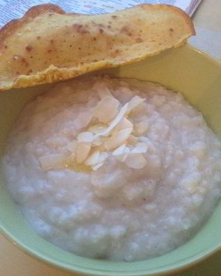 Рисовая каша с кокосом
