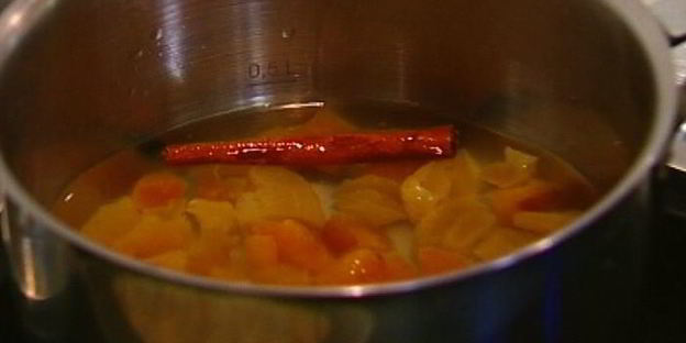 рисовая каша с корицей, медом и сухофруктами