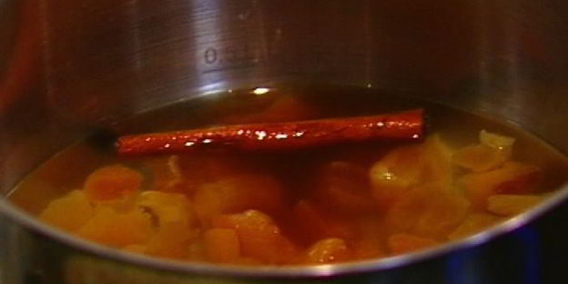 рисовая каша с корицей, медом и сухофруктами