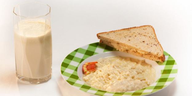 рисовая каша с ревенем и тосты с кремом из ревеня