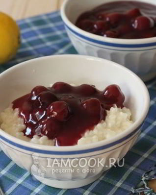 Рисовая каша с вишневым киселем